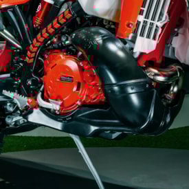 Segunda imagem do produto Protetor de Motor Beta 2T 250rr 20/23 - 300rr 20/23 Amx Vermelho