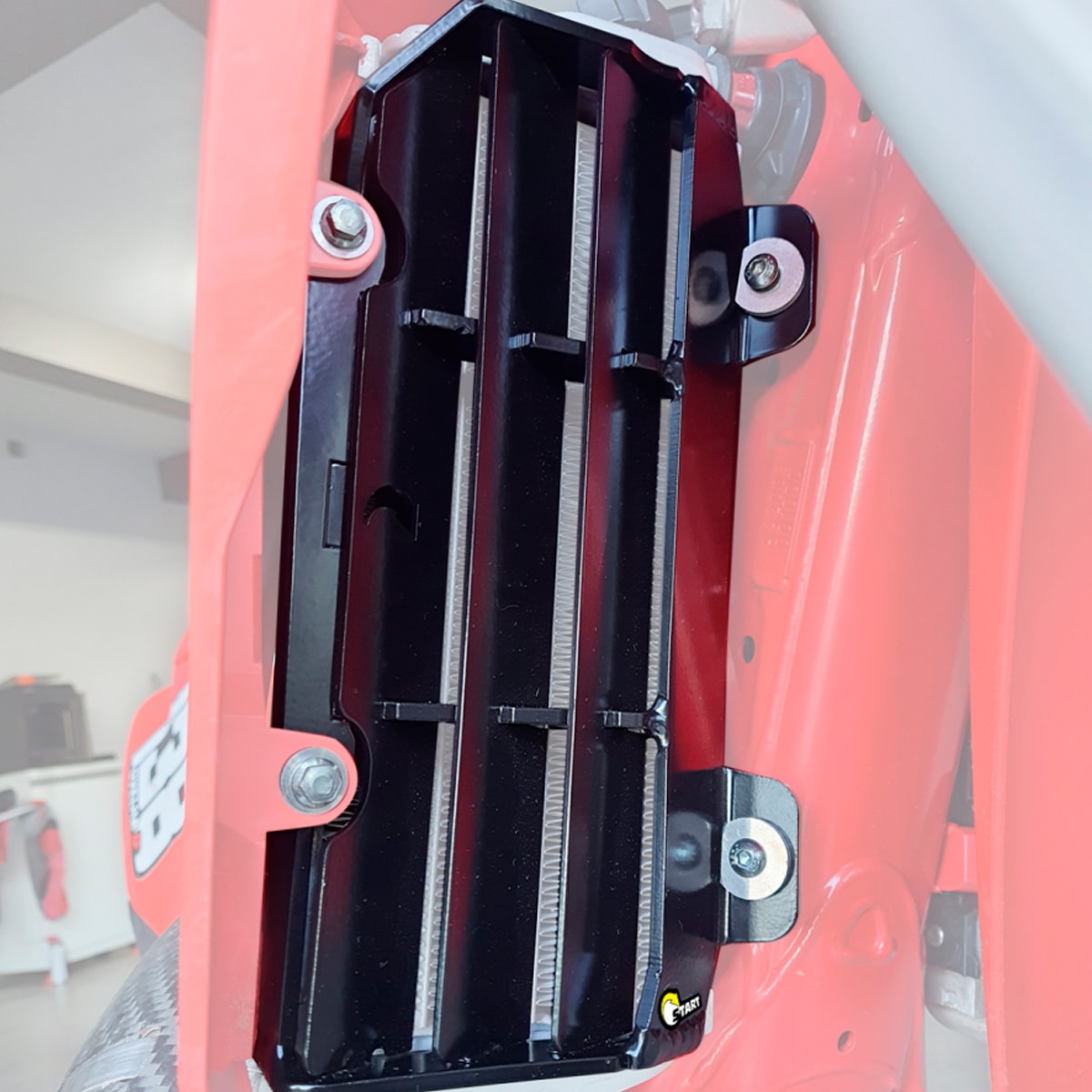 Segunda imagem do produto Protetor de Radiador Gasgas 125 250 350 450 Mc Mcf 23/26 Start Racing Premium Frontal Preto
