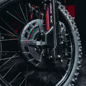 Segunda imagem do produto Protetor Disco de Freio Dianteiro Crf 250f - Crf 300f - Tornado Amx Preto