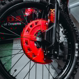 Segunda imagem do produto Protetor Disco de Freio Dianteiro Crf 250f - Crf 300f - Tornado Amx Vermelho