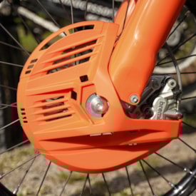 Segunda imagem do produto Protetor Disco de Freio Dianteiro Ktm 150 250 300 350 450 Exc Excf 17/25 Amx Laranja