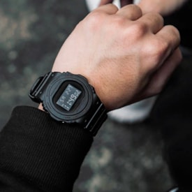 Segunda imagem do produto Relógio G-Shock Dw-5750e-1bdr Revival Digital Preto